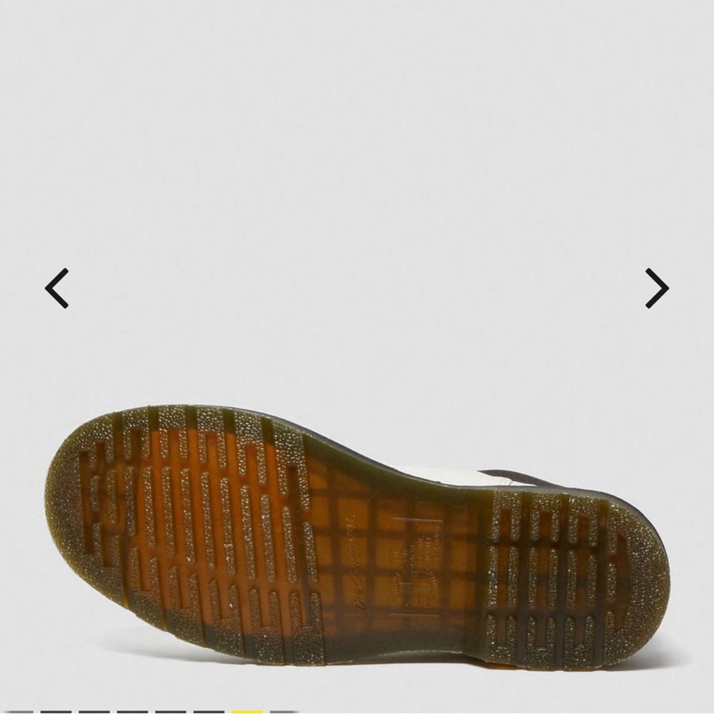 60.Dr. Martens 2976 YELLOW STITCH SMOOTH LEATHER CHELSEA BOOTS - Picture 8 of 10